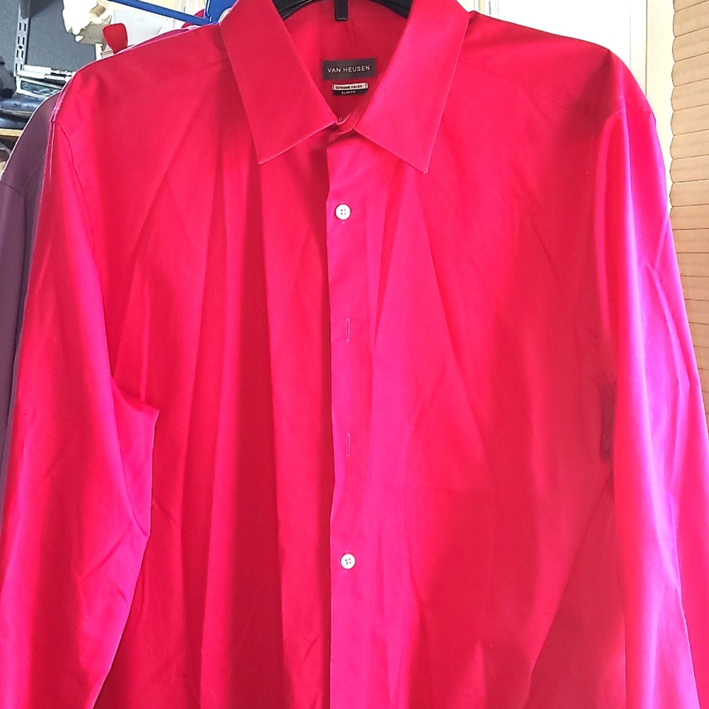 VAN HEUSEN DRESS SHIRT